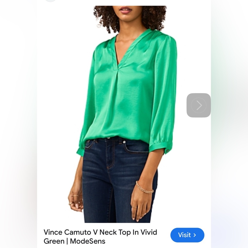 Vince Camuto vivid Green V-Neck Women's Top size S NEW